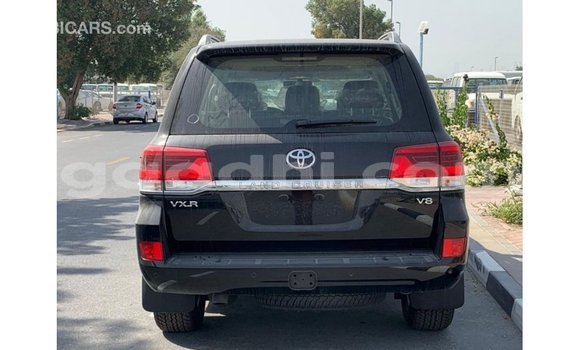 ይግዙ Imported Toyota Land Cruiser ጥቁር መኪና በ Import - Dubai በ ሶማሊያ ይግዙ Imported Toyota Land Cruiser ጥቁር መኪና በ Import - Dubai በ ሶማሊያ