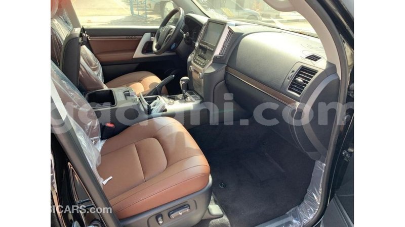 Big with watermark toyota land cruiser somalia import dubai 4273