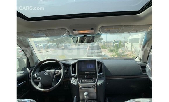ይግዙ Imported Toyota Land Cruiser ጥቁር መኪና በ Import - Dubai በ ሶማሊያ ይግዙ Imported Toyota Land Cruiser ጥቁር መኪና በ Import - Dubai በ ሶማሊያ