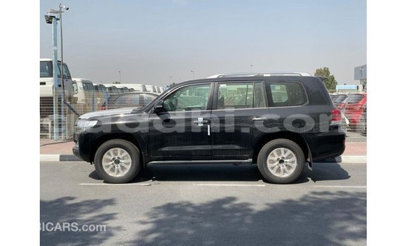 ይግዙ Imported Toyota Land Cruiser ጥቁር መኪና በ Import - Dubai በ ሶማሊያ ይግዙ Imported Toyota Land Cruiser ጥቁር መኪና በ Import - Dubai በ ሶማሊያ