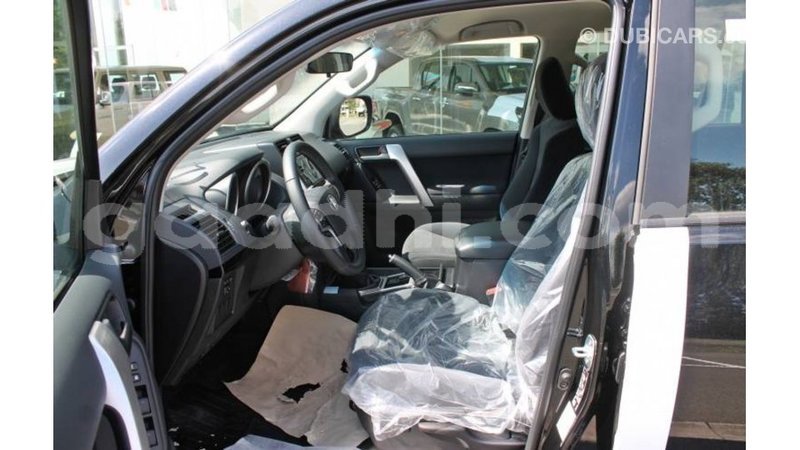 Big with watermark toyota hilux somalia import dubai 4275