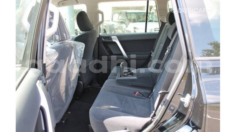 Big with watermark toyota hilux somalia import dubai 4275