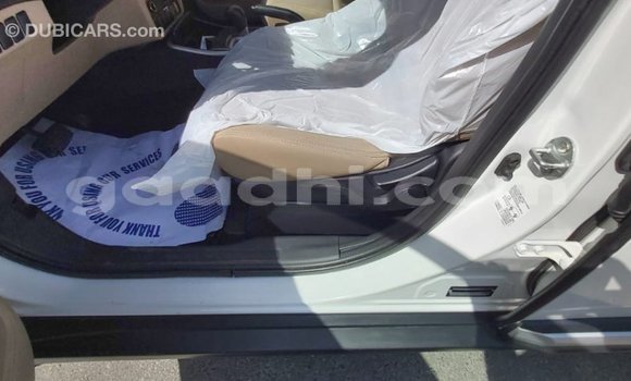 Acheter Import Voiture Mitsubishi Outlander Blanc à Import - Dubai, Somalie Acheter Import Voiture Mitsubishi Outlander Blanc à Import - Dubai, Somalie