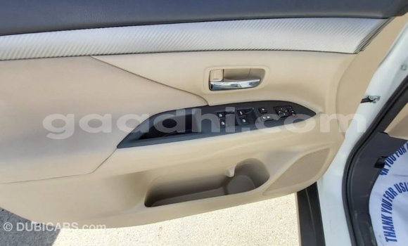 Acheter Import Voiture Mitsubishi Outlander Blanc à Import - Dubai, Somalie Acheter Import Voiture Mitsubishi Outlander Blanc à Import - Dubai, Somalie