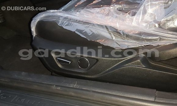 Acheter Import Voiture Ford Mustang Rouge à Import - Dubai, Somalie Acheter Import Voiture Ford Mustang Rouge à Import - Dubai, Somalie