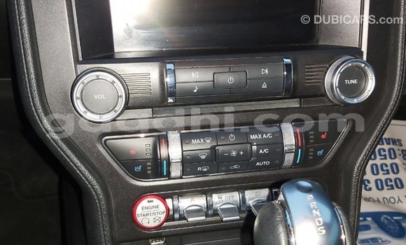 Acheter Import Voiture Ford Mustang Rouge à Import - Dubai, Somalie Acheter Import Voiture Ford Mustang Rouge à Import - Dubai, Somalie