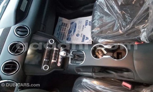 Acheter Import Voiture Ford Mustang Rouge à Import - Dubai, Somalie Acheter Import Voiture Ford Mustang Rouge à Import - Dubai, Somalie