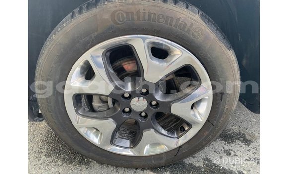 Acheter Import Voiture Jeep Compass Blanc à Import - Dubai, Somalie Acheter Import Voiture Jeep Compass Blanc à Import - Dubai, Somalie