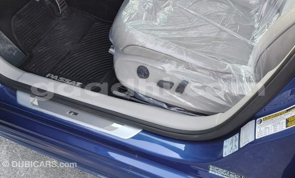 Acheter Import Voiture Volkswagen Passat Bleu à Import - Dubai, Somalie Acheter Import Voiture Volkswagen Passat Bleu à Import - Dubai, Somalie