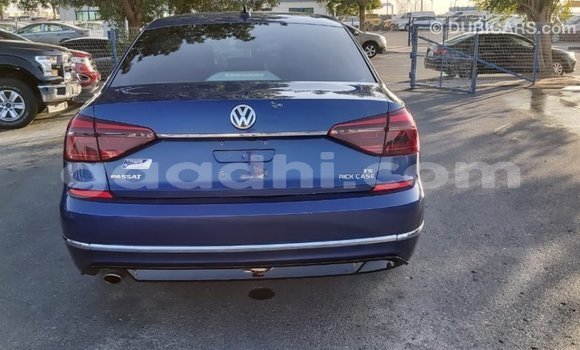 Acheter Import Voiture Volkswagen Passat Bleu à Import - Dubai, Somalie Acheter Import Voiture Volkswagen Passat Bleu à Import - Dubai, Somalie