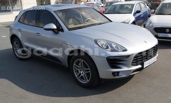 Acheter Import Voiture Porsche Macan Autre à Import - Dubai, Somalie Acheter Import Voiture Porsche Macan Autre à Import - Dubai, Somalie