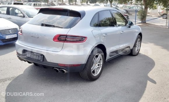 Acheter Import Voiture Porsche Macan Autre à Import - Dubai, Somalie Acheter Import Voiture Porsche Macan Autre à Import - Dubai, Somalie