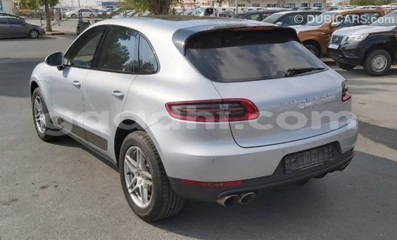 Acheter Import Voiture Porsche Macan Autre à Import - Dubai, Somalie Acheter Import Voiture Porsche Macan Autre à Import - Dubai, Somalie