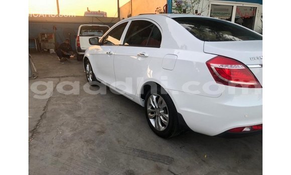 Acheter Import Voiture Geely Emgrand 7 Blanc à Import - Dubai, Somalie Acheter Import Voiture Geely Emgrand 7 Blanc à Import - Dubai, Somalie
