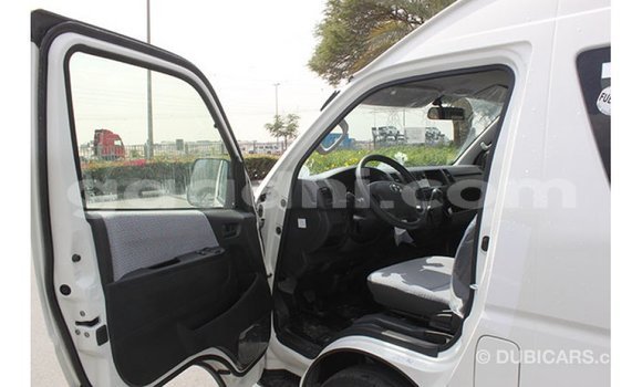 Nunua Imported Toyota Hiace Nyeupe Gari ndani ya Import - Dubai nchini Somalia Nunua Imported Toyota Hiace Nyeupe Gari ndani ya Import - Dubai nchini Somalia