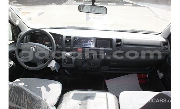Nunua Imported Toyota Hiace Nyeupe Gari ndani ya Import - Dubai nchini Somalia Nunua Imported Toyota Hiace Nyeupe Gari ndani ya Import - Dubai nchini Somalia