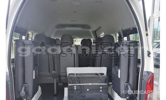 اشتري Imported Toyota Hiace أبيض سيارة في Import - Dubai في الصومال اشتري Imported Toyota Hiace أبيض سيارة في Import - Dubai في الصومال