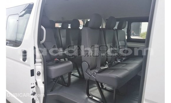 ይግዙ Imported Toyota Hiace ነጭ መኪና በ Import - Dubai በ ሶማሊያ ይግዙ Imported Toyota Hiace ነጭ መኪና በ Import - Dubai በ ሶማሊያ