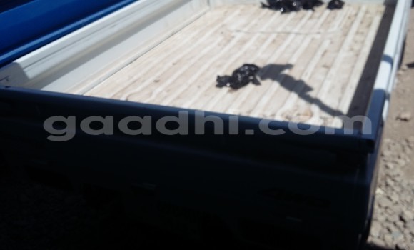 Oofamaa Mitsubishi L200 White Makiinaa iti Mogadishu keessatti Somalia keessatti Oofamaa Mitsubishi L200 White Makiinaa iti Mogadishu keessatti Somalia keessatti