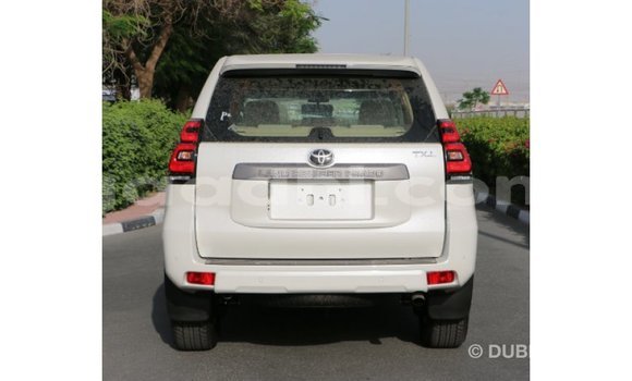 Nunua Imported Toyota Prado Nyeupe Gari ndani ya Import - Dubai nchini Somalia Nunua Imported Toyota Prado Nyeupe Gari ndani ya Import - Dubai nchini Somalia
