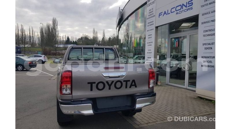 Big with watermark toyota hilux somalia import dubai 4325