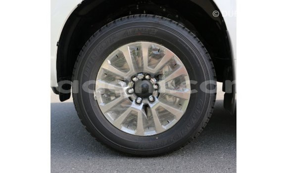 Nunua Imported Toyota Prado Nyeupe Gari ndani ya Import - Dubai nchini Somalia Nunua Imported Toyota Prado Nyeupe Gari ndani ya Import - Dubai nchini Somalia