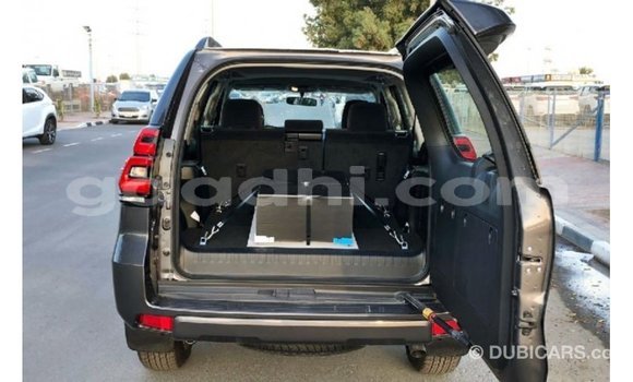 Nunua Imported Toyota Prado Nyeusi Gari ndani ya Import - Dubai nchini Somalia Nunua Imported Toyota Prado Nyeusi Gari ndani ya Import - Dubai nchini Somalia