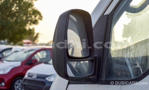 اشتري Imported Kia Carens أبيض سيارة في Import - Dubai في الصومال اشتري Imported Kia Carens أبيض سيارة في Import - Dubai في الصومال