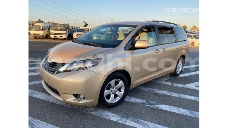 Big with watermark toyota sienna somalia import dubai 4336