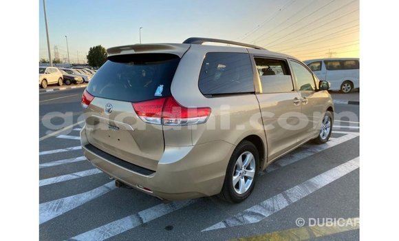 ይግዙ Imported Toyota Sienna ሌላ መኪና በ Import - Dubai በ ሶማሊያ ይግዙ Imported Toyota Sienna ሌላ መኪና በ Import - Dubai በ ሶማሊያ