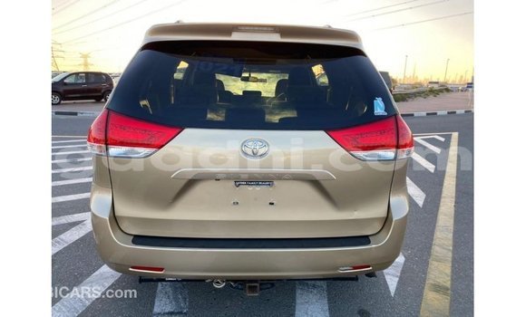ይግዙ Imported Toyota Sienna ሌላ መኪና በ Import - Dubai በ ሶማሊያ ይግዙ Imported Toyota Sienna ሌላ መኪና በ Import - Dubai በ ሶማሊያ