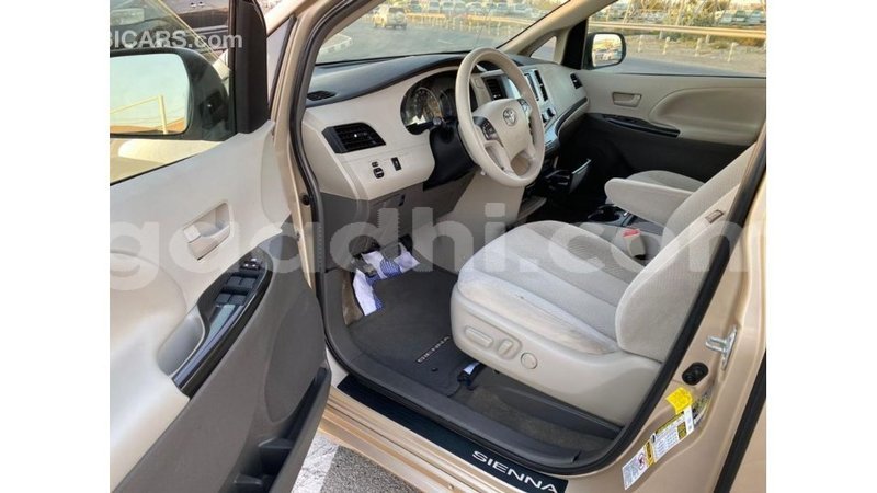 Big with watermark toyota sienna somalia import dubai 4336