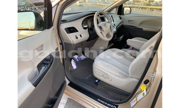ይግዙ Imported Toyota Sienna ሌላ መኪና በ Import - Dubai በ ሶማሊያ ይግዙ Imported Toyota Sienna ሌላ መኪና በ Import - Dubai በ ሶማሊያ