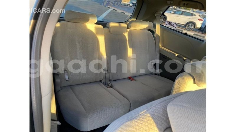 Big with watermark toyota sienna somalia import dubai 4336