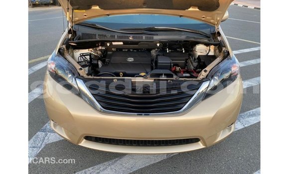 ይግዙ Imported Toyota Sienna ሌላ መኪና በ Import - Dubai በ ሶማሊያ ይግዙ Imported Toyota Sienna ሌላ መኪና በ Import - Dubai በ ሶማሊያ