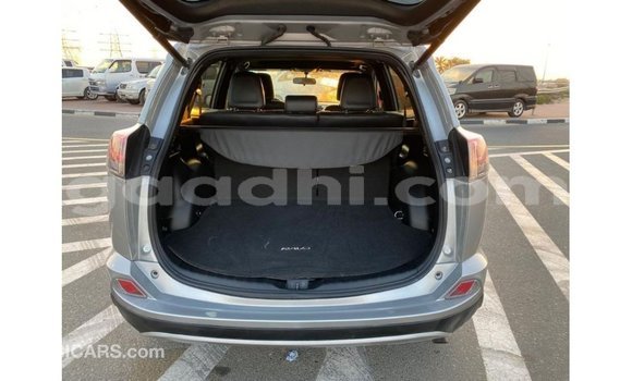 ይግዙ Imported Toyota HiAce ሌላ የጭነት መኪና በ Import - Dubai በ ሶማሊያ ይግዙ Imported Toyota HiAce ሌላ የጭነት መኪና በ Import - Dubai በ ሶማሊያ