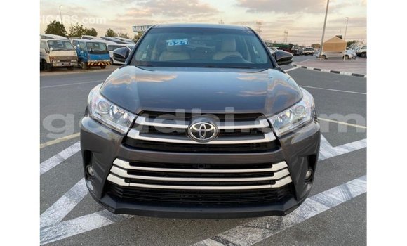 اشتري Imported Toyota Highlander آخر سيارة في Import - Dubai في الصومال اشتري Imported Toyota Highlander آخر سيارة في Import - Dubai في الصومال