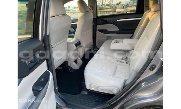اشتري Imported Toyota Highlander آخر سيارة في Import - Dubai في الصومال اشتري Imported Toyota Highlander آخر سيارة في Import - Dubai في الصومال