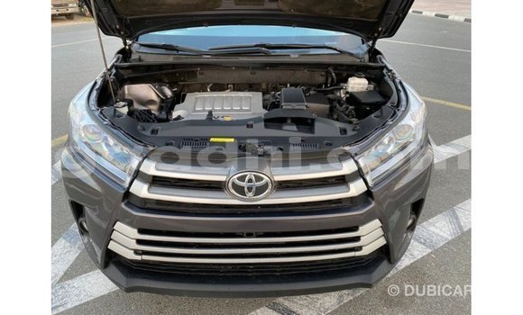اشتري Imported Toyota Highlander آخر سيارة في Import - Dubai في الصومال اشتري Imported Toyota Highlander آخر سيارة في Import - Dubai في الصومال