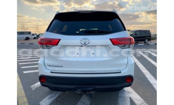 Buy Import Toyota Highlander White Car in Import - Dubai in Somalia Buy Import Toyota Highlander White Car in Import - Dubai in Somalia