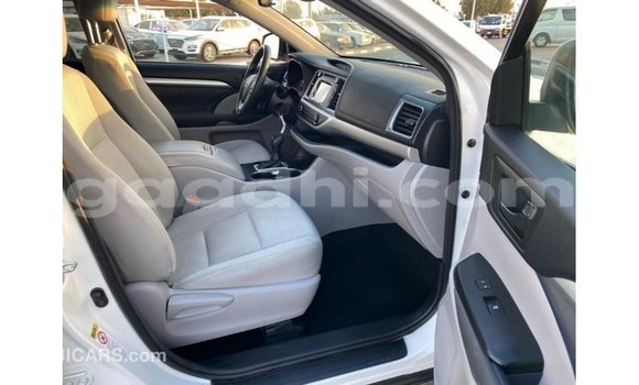 Buy Import Toyota Highlander White Car in Import - Dubai in Somalia Buy Import Toyota Highlander White Car in Import - Dubai in Somalia