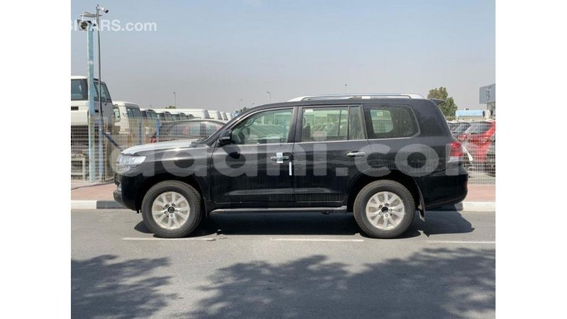 Big with watermark toyota land cruiser somalia import dubai 4343