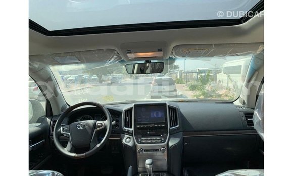 Nunua Imported Toyota Land Cruiser Nyeusi Gari ndani ya Import - Dubai nchini Somalia Nunua Imported Toyota Land Cruiser Nyeusi Gari ndani ya Import - Dubai nchini Somalia