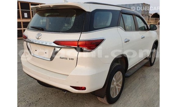 اشتري Imported Toyota Fortuner أبيض سيارة في Import - Dubai في الصومال اشتري Imported Toyota Fortuner أبيض سيارة في Import - Dubai في الصومال