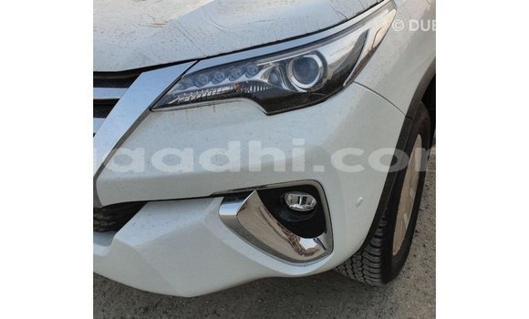 اشتري Imported Toyota Fortuner أبيض سيارة في Import - Dubai في الصومال اشتري Imported Toyota Fortuner أبيض سيارة في Import - Dubai في الصومال