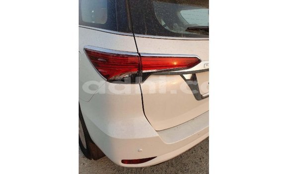 اشتري Imported Toyota Fortuner أبيض سيارة في Import - Dubai في الصومال اشتري Imported Toyota Fortuner أبيض سيارة في Import - Dubai في الصومال