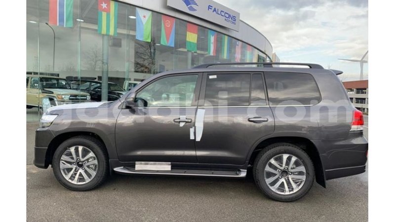Big with watermark toyota land cruiser somalia import dubai 4349