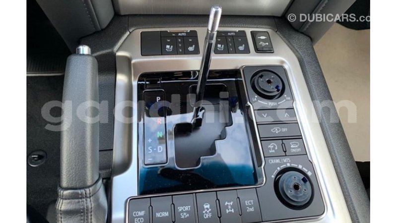 Big with watermark toyota land cruiser somalia import dubai 4351