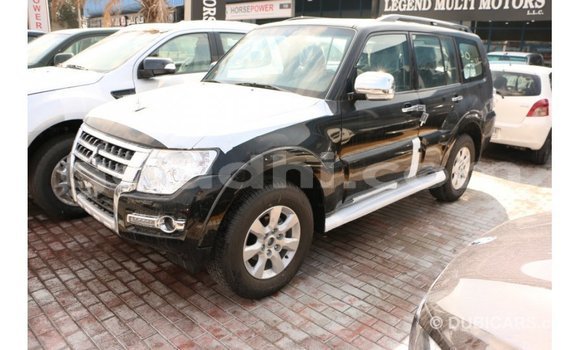 Nunua Imported Mitsubishi Pajero Nyeusi Gari ndani ya Import - Dubai nchini Somalia Nunua Imported Mitsubishi Pajero Nyeusi Gari ndani ya Import - Dubai nchini Somalia