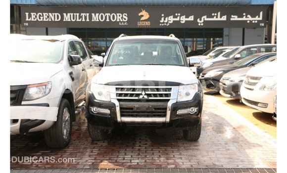 Nunua Imported Mitsubishi Pajero Nyeusi Gari ndani ya Import - Dubai nchini Somalia Nunua Imported Mitsubishi Pajero Nyeusi Gari ndani ya Import - Dubai nchini Somalia